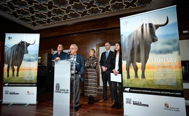 El consejero de Cultura, durante la presentación de las conclusiones de las jornadas. 