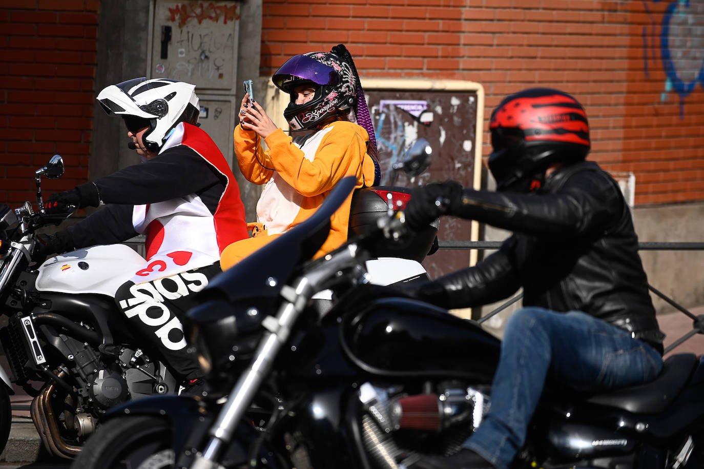 Un momento del desfile de carnaval en motos celebrado este domingo en Valladolid. 