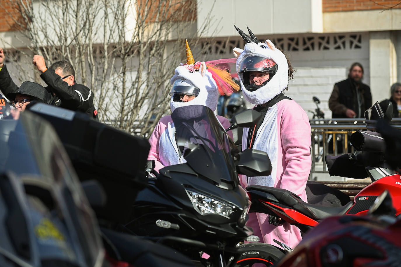 Un momento del desfile de carnaval en motos celebrado este domingo en Valladolid. 