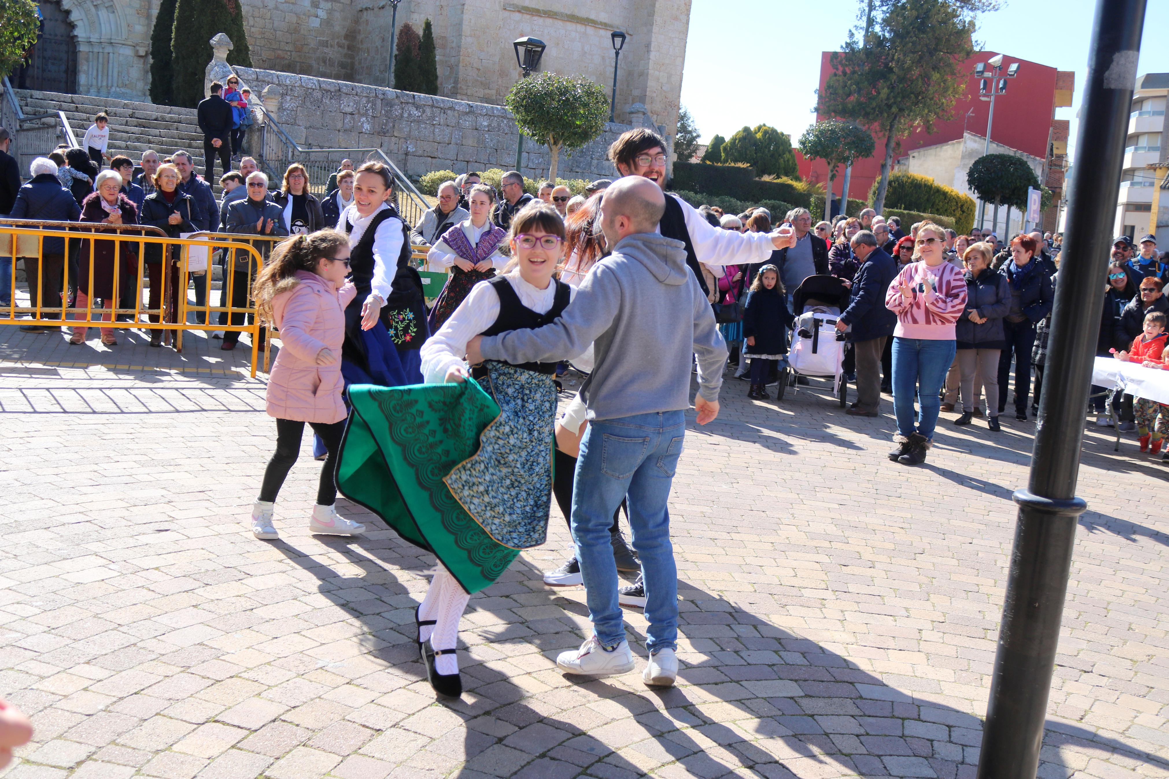 Villamuriel de Cerrato vivió una jornada festiva con música, danzas y gastronomía