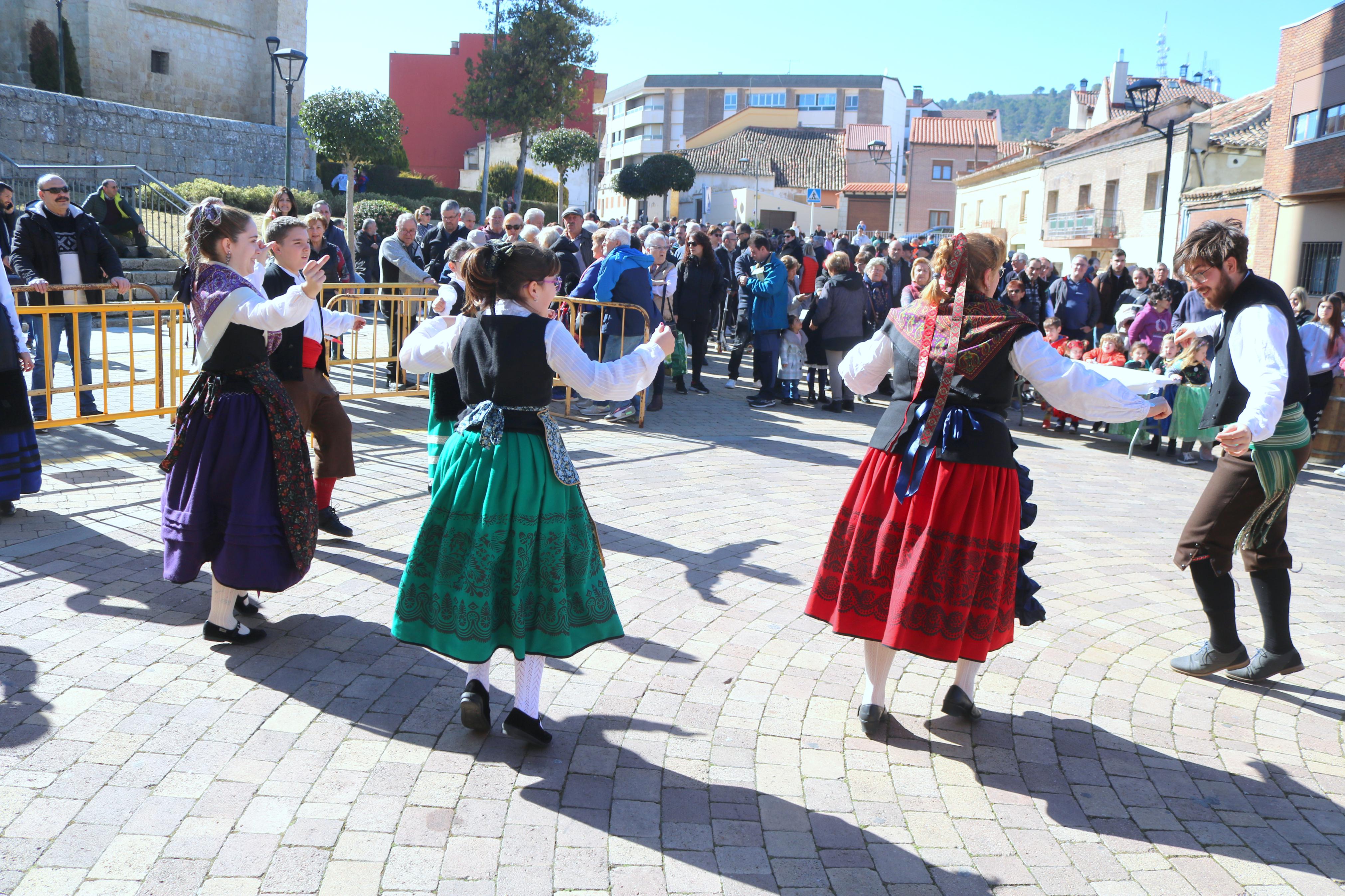 Villamuriel de Cerrato vivió una jornada festiva con música, danzas y gastronomía