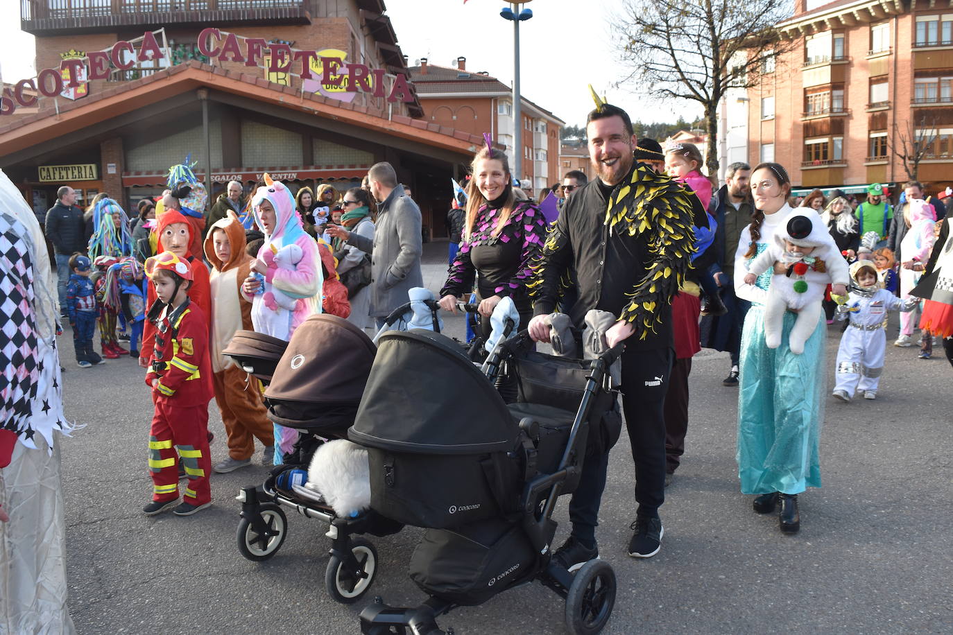 Fotos: Los niños, protagonistas del carnaval de Aguilar este domingo