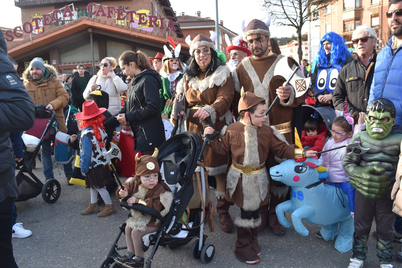 Fotos: Los niños, protagonistas del carnaval de Aguilar este domingo