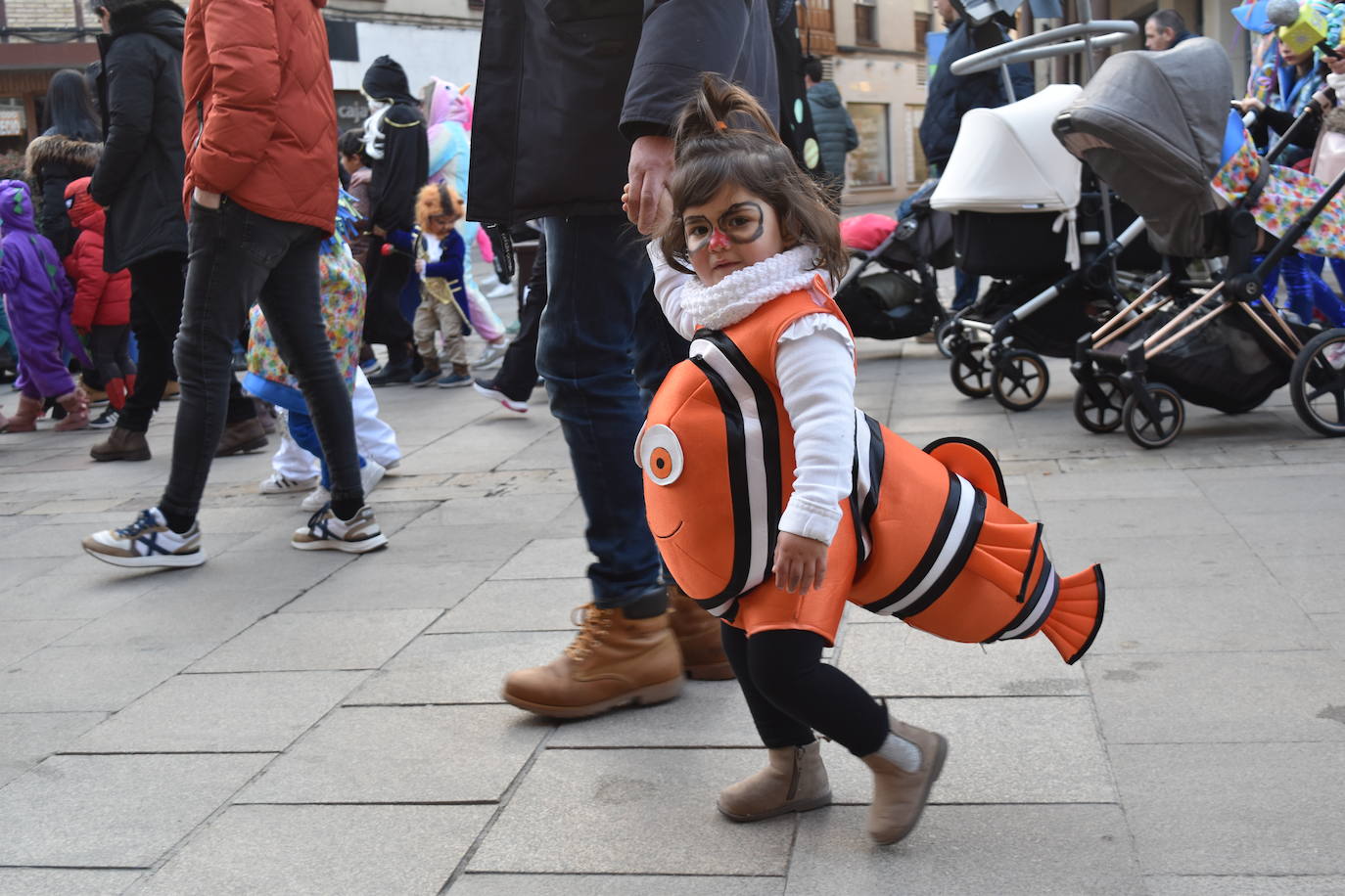 Fotos: Los niños, protagonistas del carnaval de Aguilar este domingo