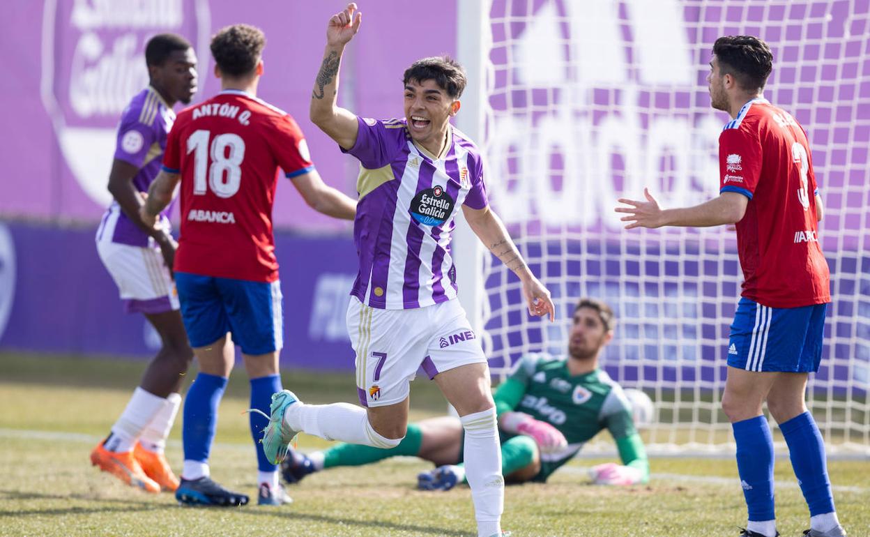 Arroyo celebra su gol ante el Bergantiños.