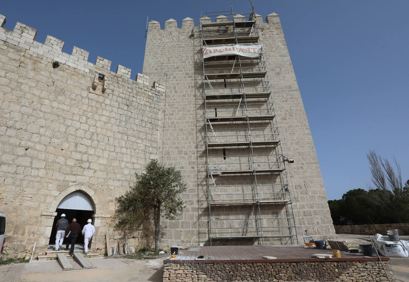 Fotos: El castillo de Monzón se prepara para abrir al turismo