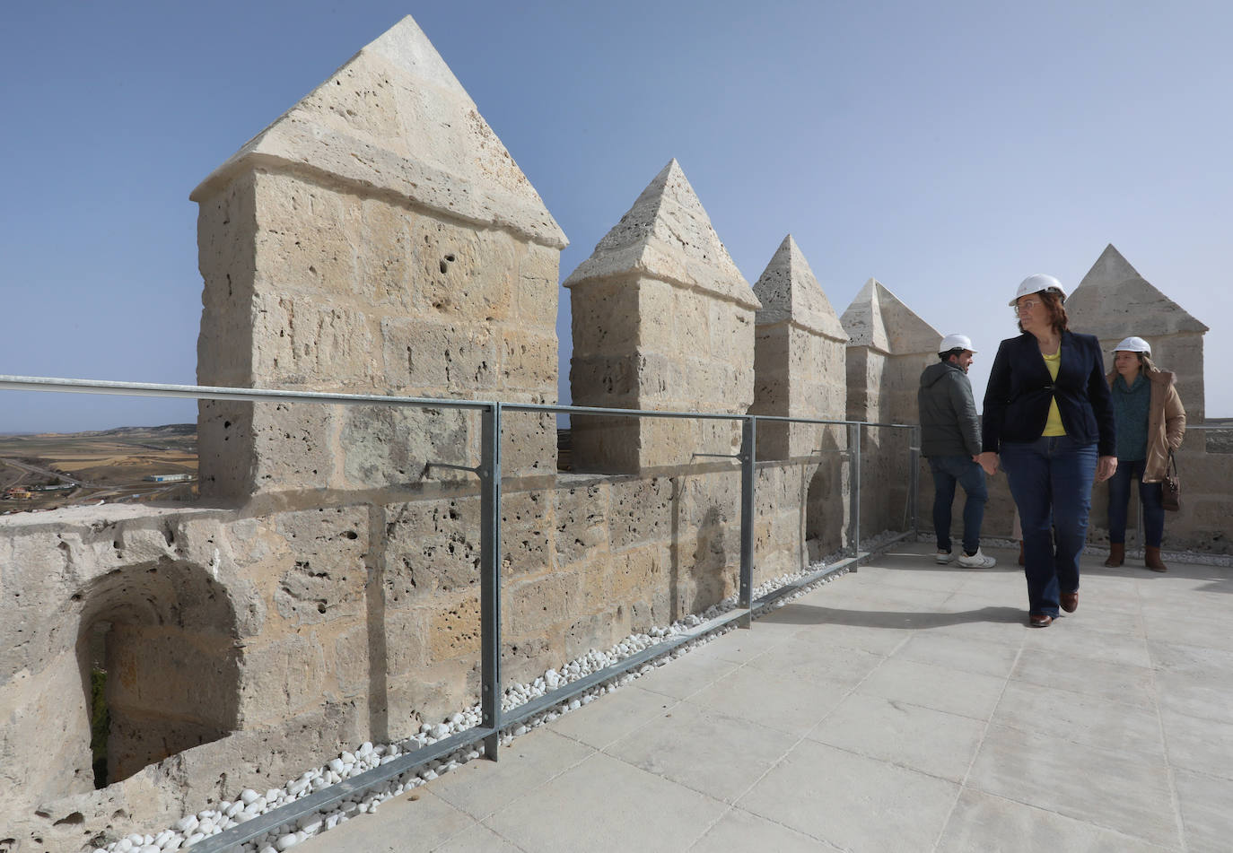 Fotos: El castillo de Monzón se prepara para abrir al turismo