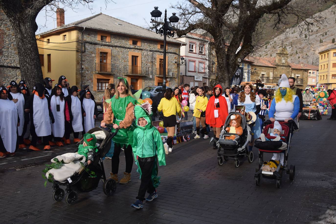 Fotos: Desfile de carnaval en Velilla del Río Carrión