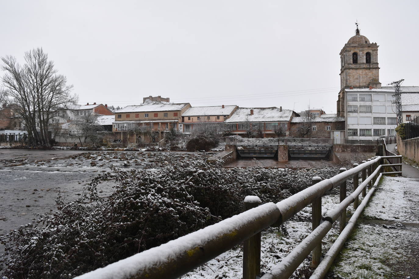 Aguilar y el resto de la provincia palentina ha amanecido con una capa blanca