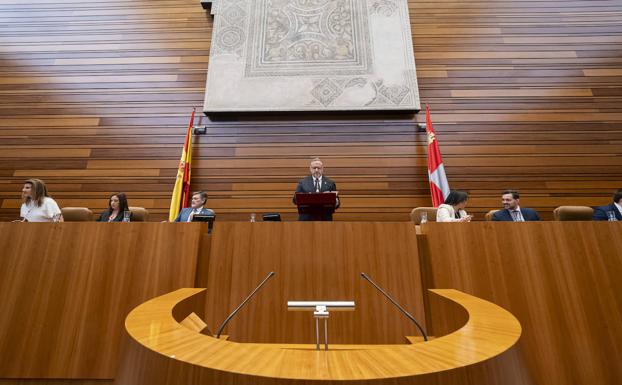 Celebración discreta de un Estatuto de autonomía «que no se cumple» 