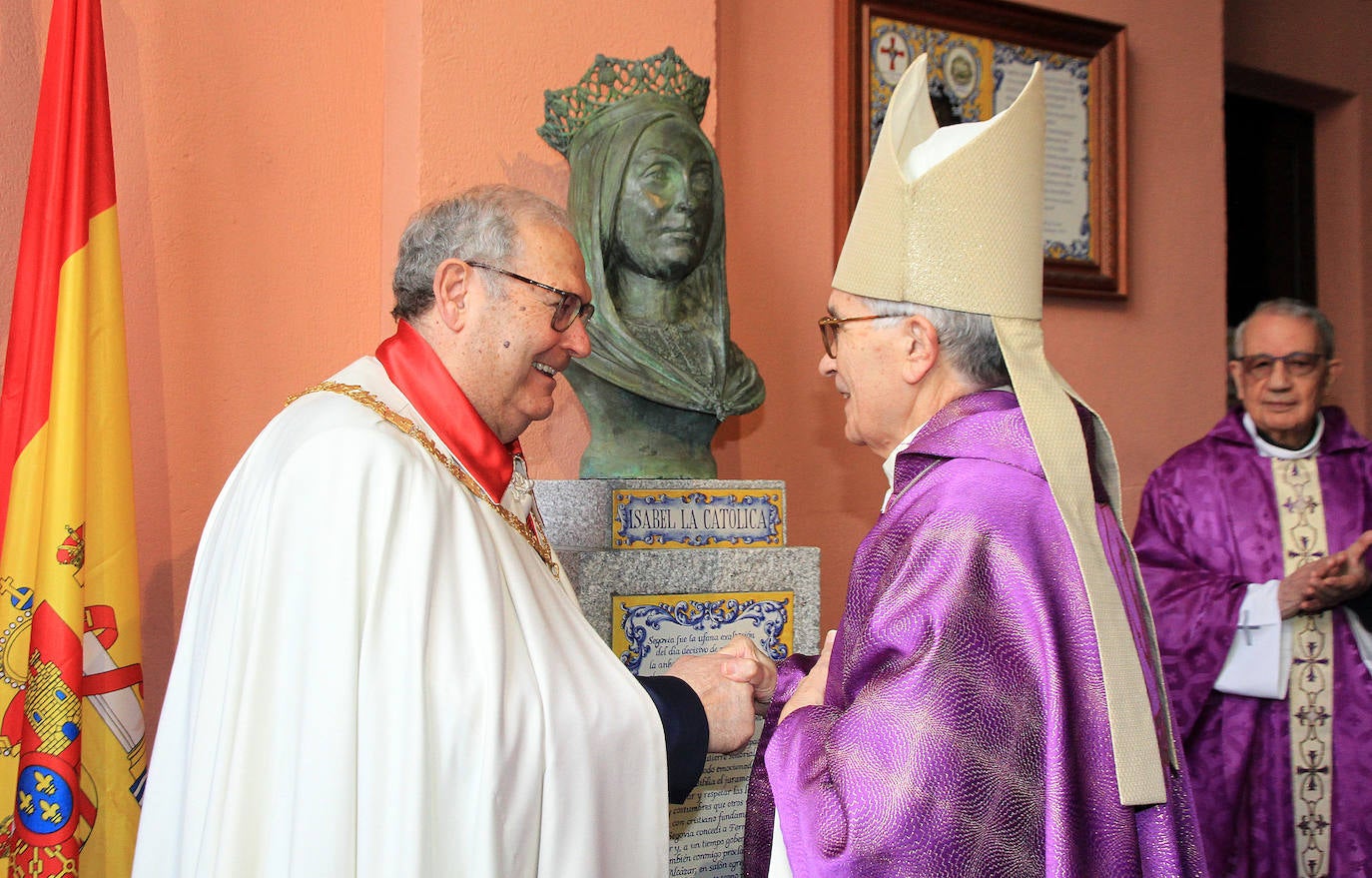 Un momento del acto de inauguración del busto. 