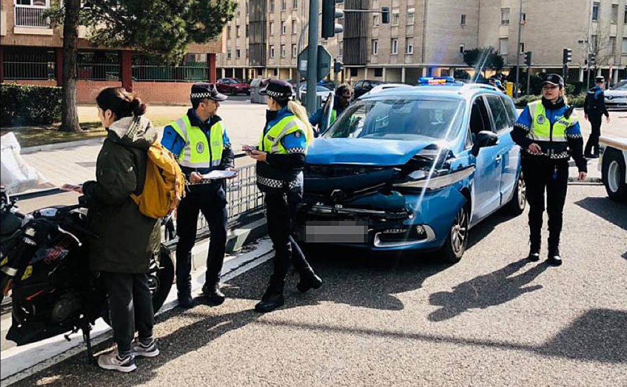 Vehículos implicados en la colisión en el cruce de la avenida de Salamanca. 