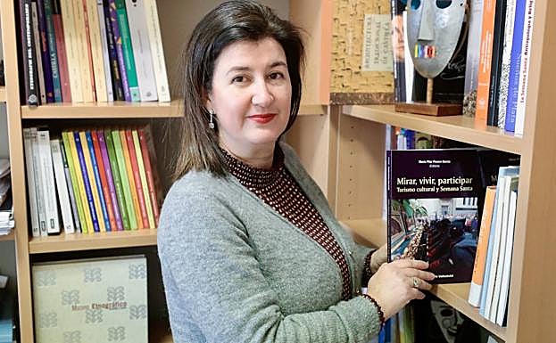 La proferosa Pilar Panero, en su despacho de la Universidad de Valladolid.