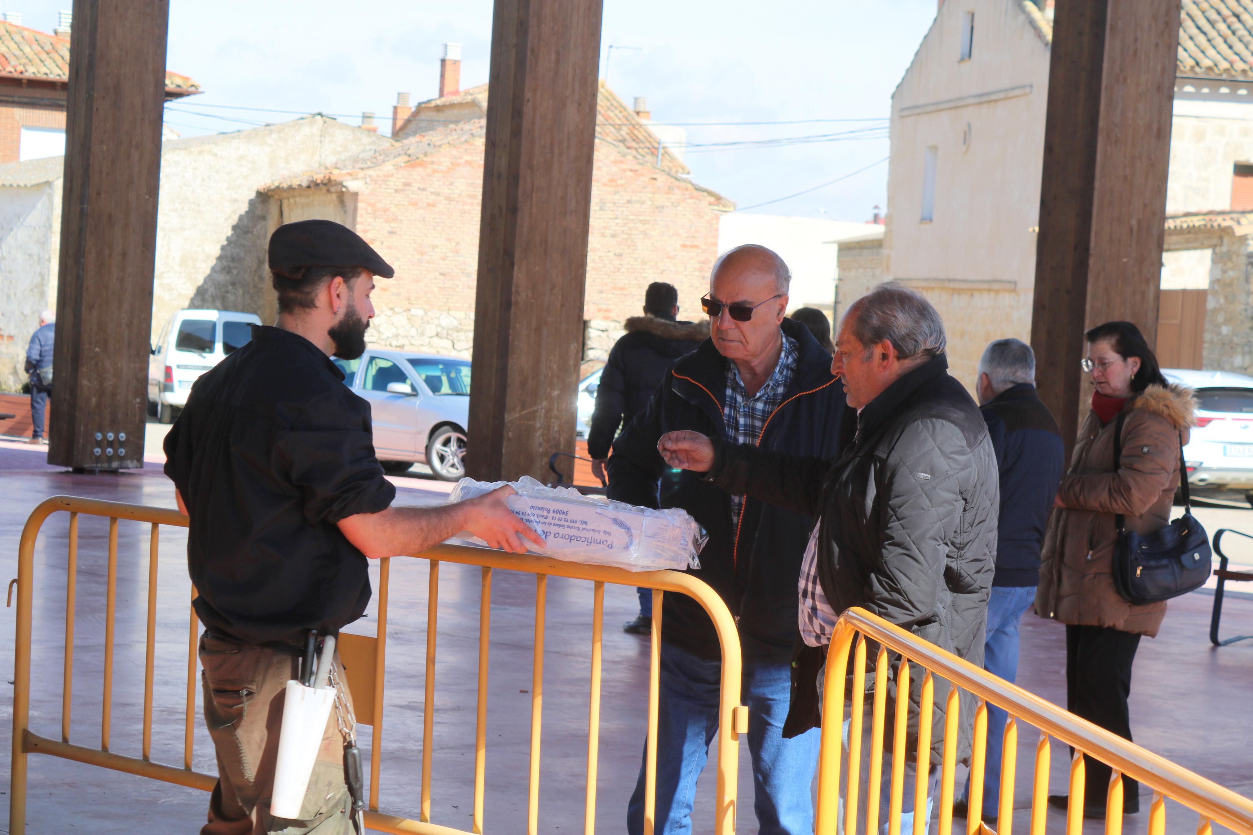 Herrera de Valdecañas celebra una animada Fiesta de la Matanza