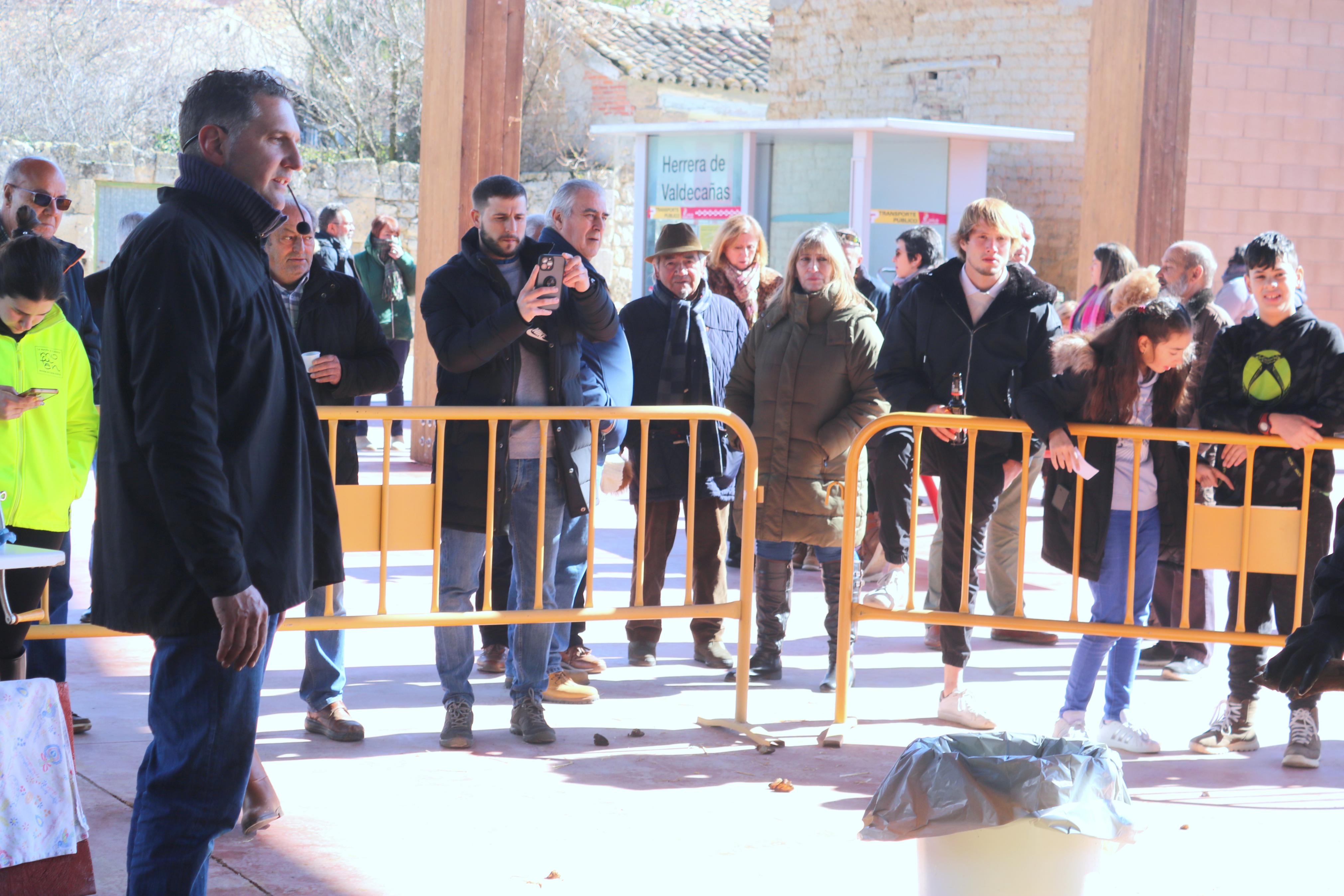 Herrera de Valdecañas celebra una animada Fiesta de la Matanza