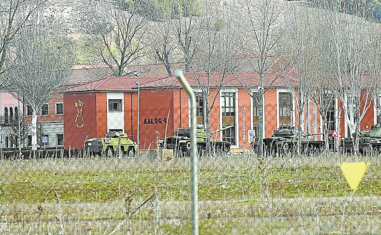 Uno de los edificios de la base militar.