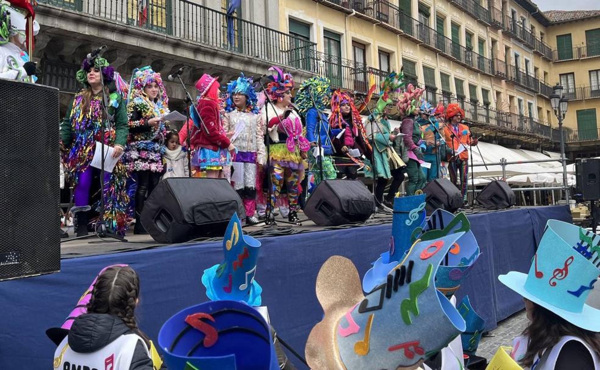 Integrantes la comparsa Vacceos, que ganaron los premios al mejor vestuario. 