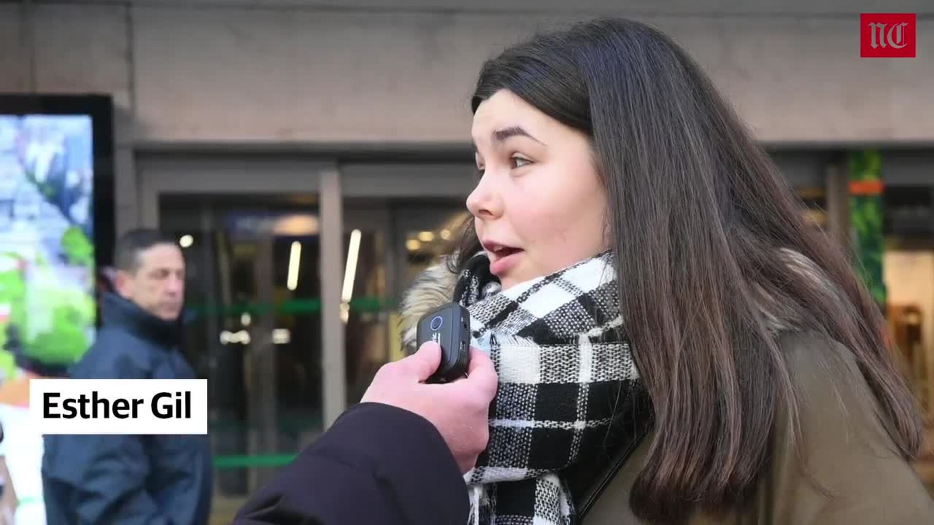 Los clientes se despiden de El Corte Inglés de Constitución en Valladolid