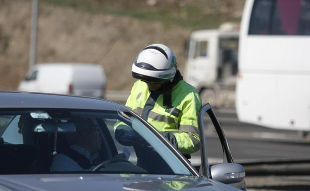 La DGT deberá devolver los puntos del carnet de conducir cuando Hacienda anule una multa