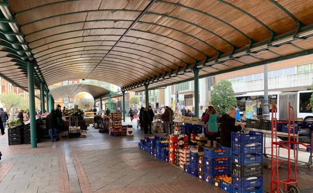 El mercado de la Plaza España se revitalizará con más oferta y nueva decoración