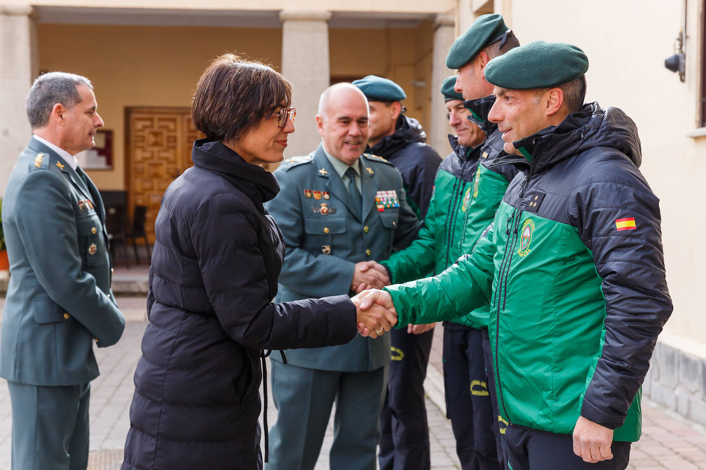 La directora general de la Guardia Civil, María Gámez; el jefe de la Comandancia de la Guardia Civil de Segovia, José Luis Ramírez (I); y el jefe de la Zona de Castilla y León, Antonio del Castillo.