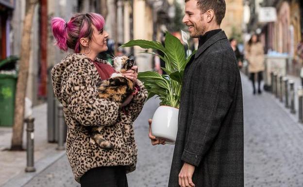 Susana Abaitua y Álvaro Cervantes en 'Eres tú', disponible ya en Netflix.