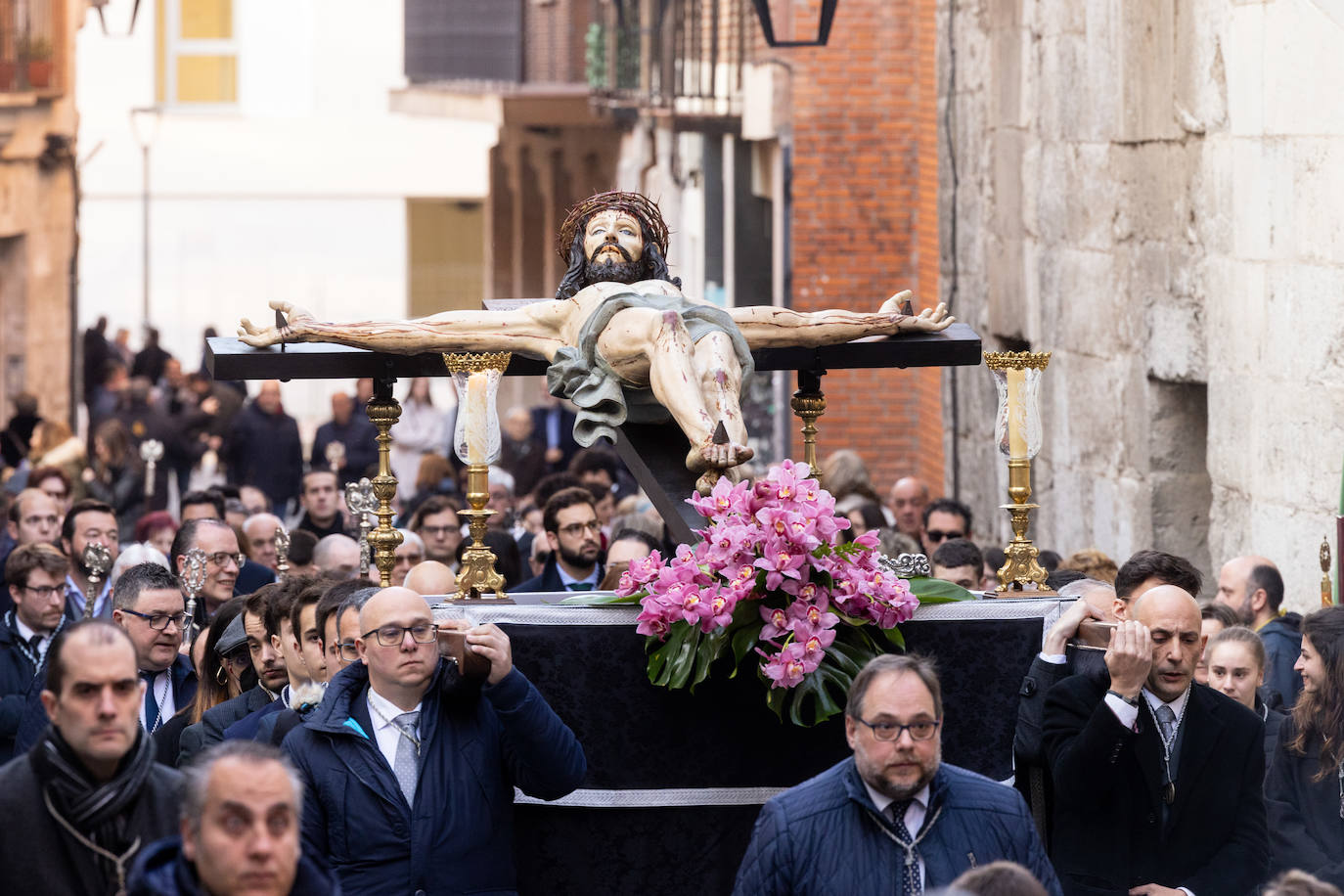 Fotos: Via Crucis Procesional en Valladolid de la cofradía de la Sagrada Pasión de Cristo