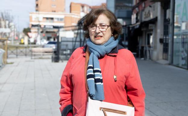 «La mayoría no lleva casco ni chaleco y van por las aceras. Tienen que respetar más»