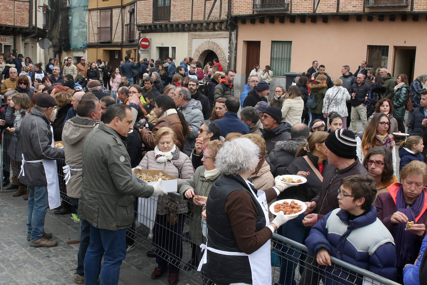 Degustación gastronómica del cerdo en San Lorenzo. 