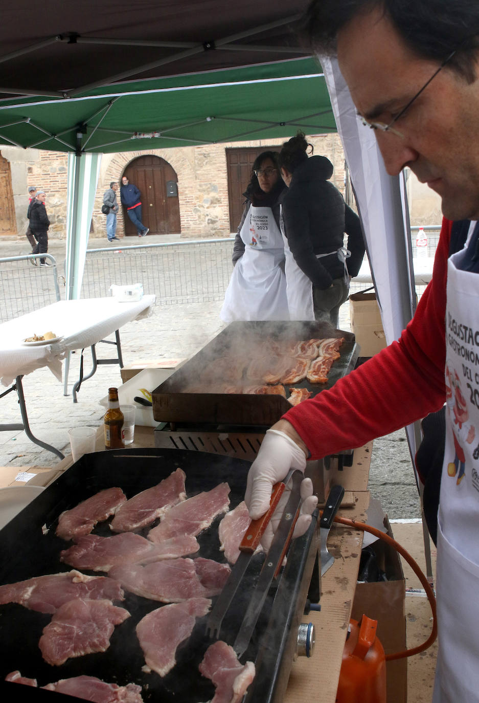 Degustación gastronómica del cerdo en San Lorenzo. 