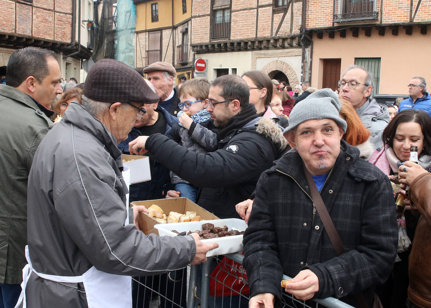 Degustación gastronómica del cerdo en San Lorenzo. 