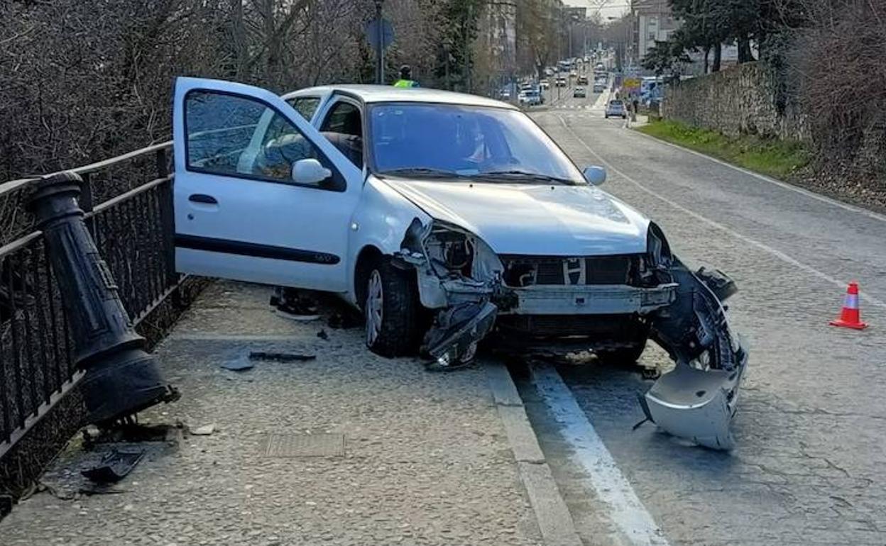 Vehículo implicado en el accidente de la Cuesta de los Hoyos.