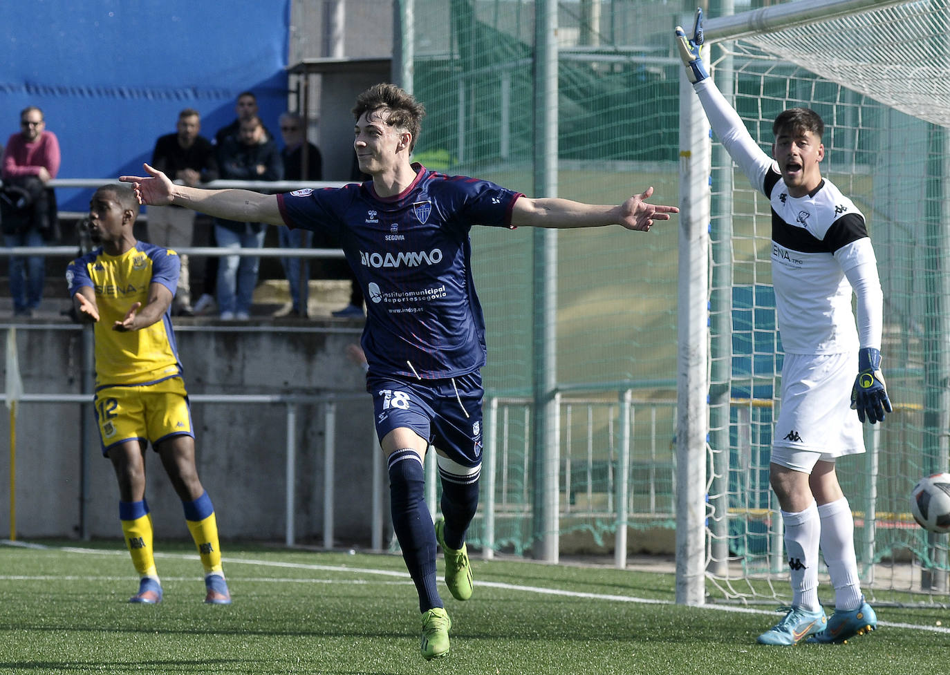 Partido entre el Alcorcón B y la Gimnástica Segoviana.