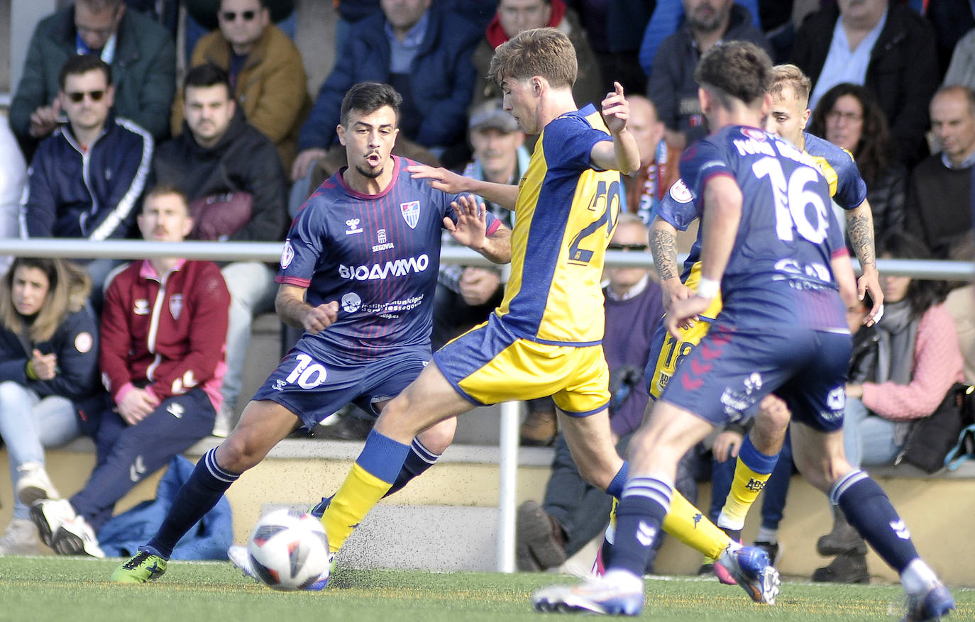 Partido entre el Alcorcón B y la Gimnástica Segoviana.