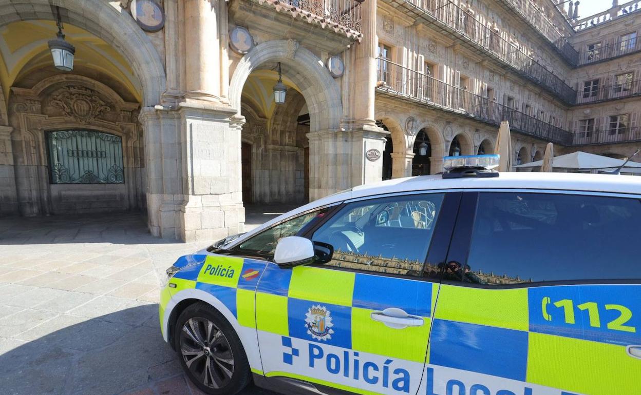 Coche patrulla de la Policía Local de Salamanca. 