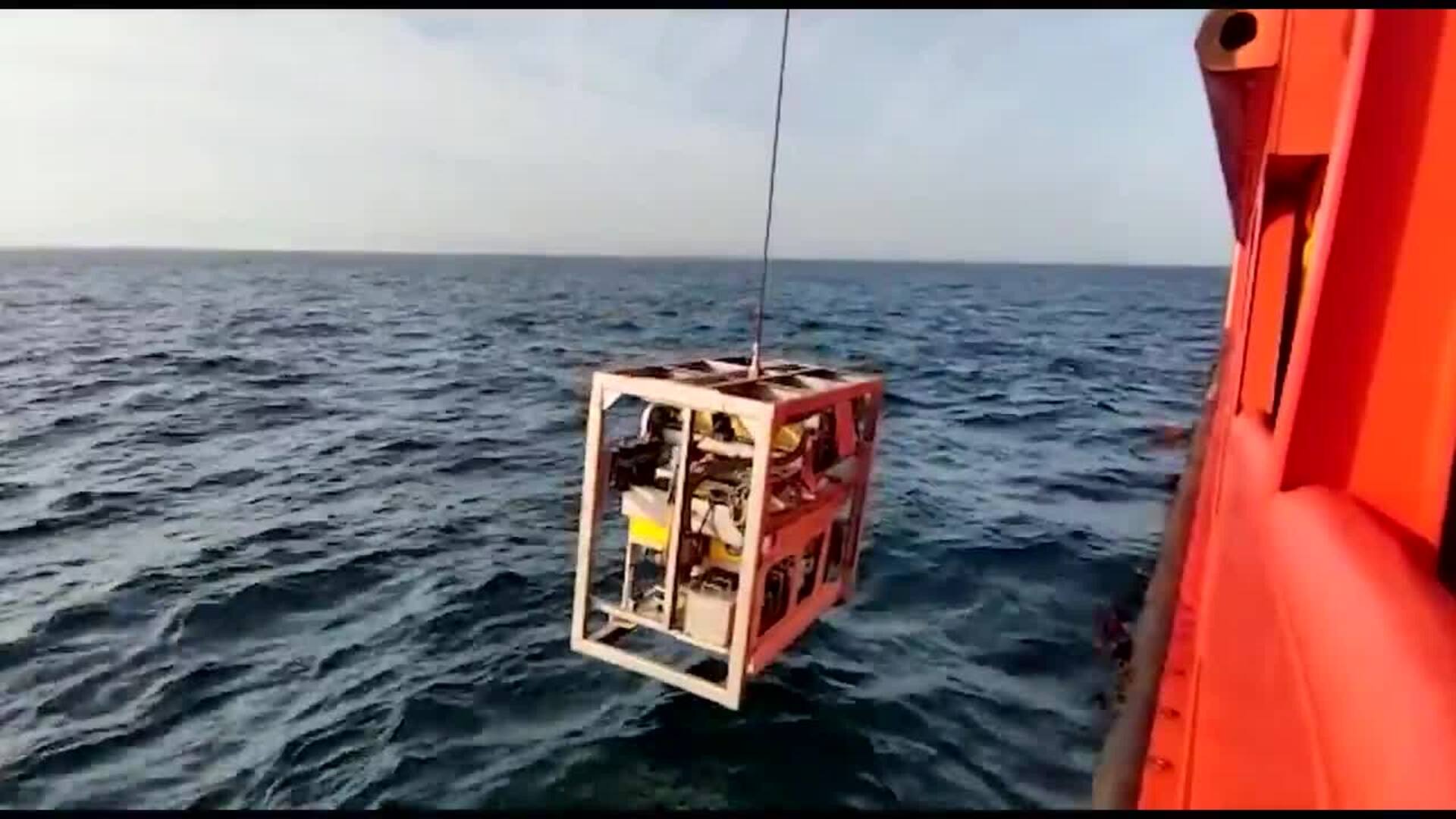 El robot de Salvamento continúa la búsqueda del tripulante del Vilaboa desaparecido