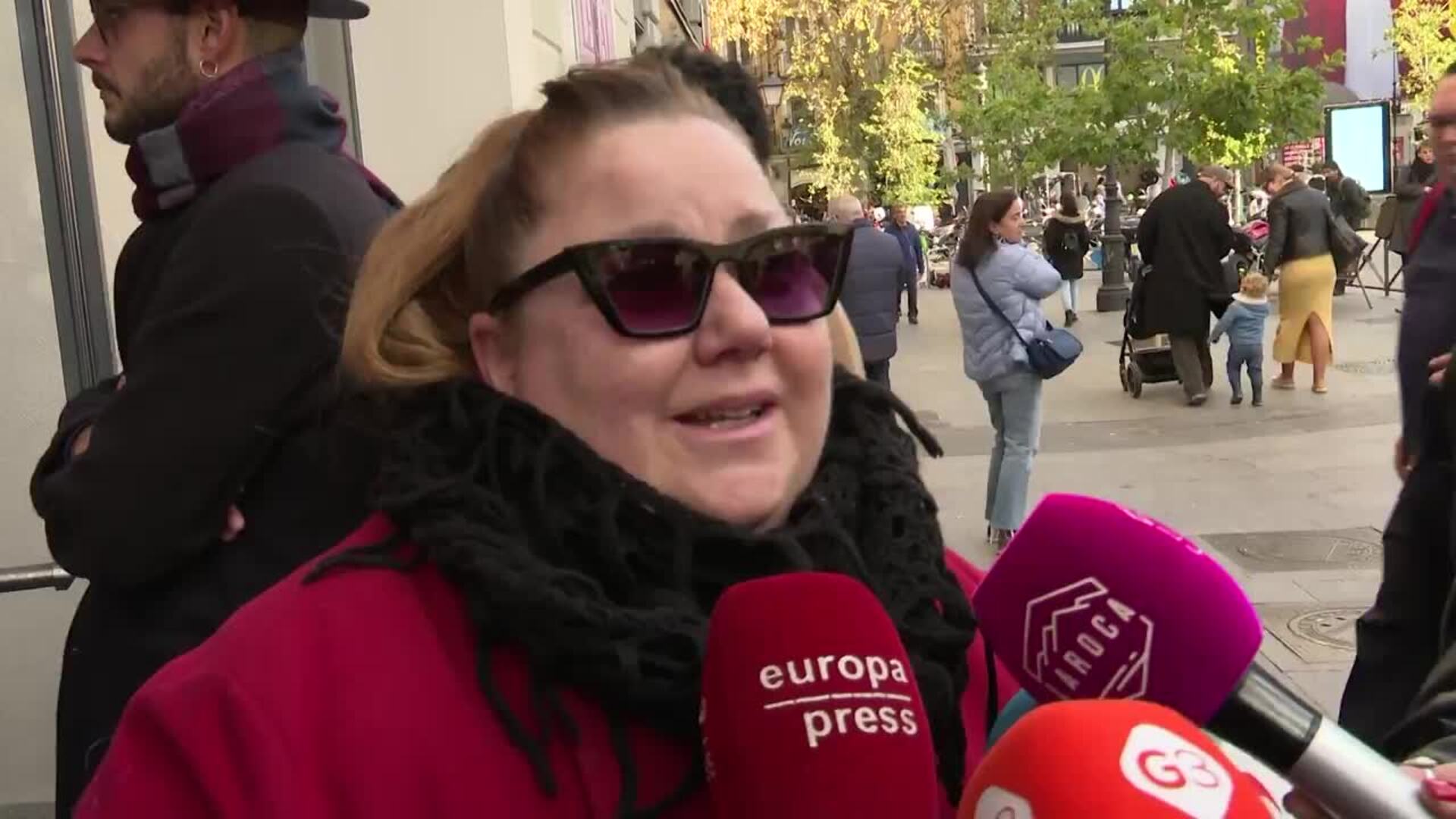 Itziar Castro se despide de Concha Velasco en su capilla ardiente