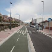 Reducen con una Taser a un joven que atacó con una botella a policías