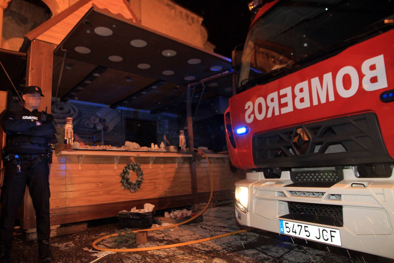 El incendio en la churrería de la Calle Real, en imágenes