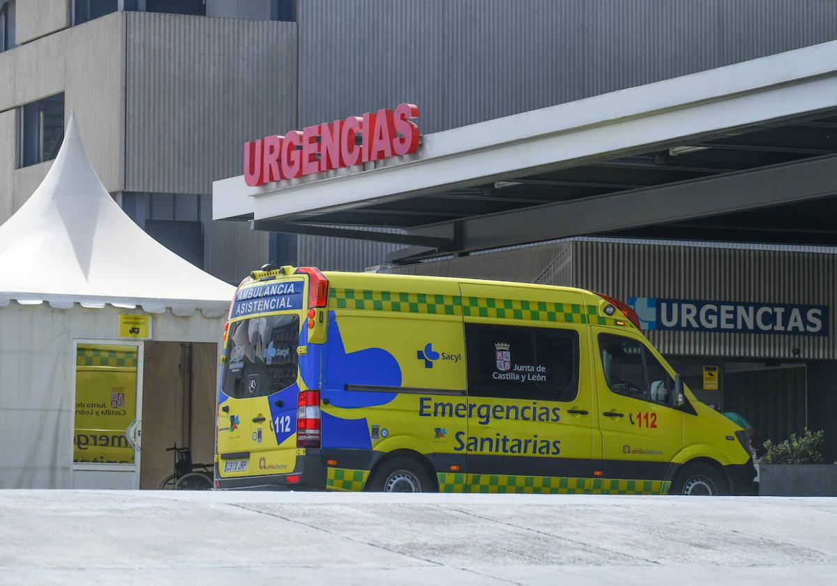 Entrada a las Urgencias del Hospital Clínico.