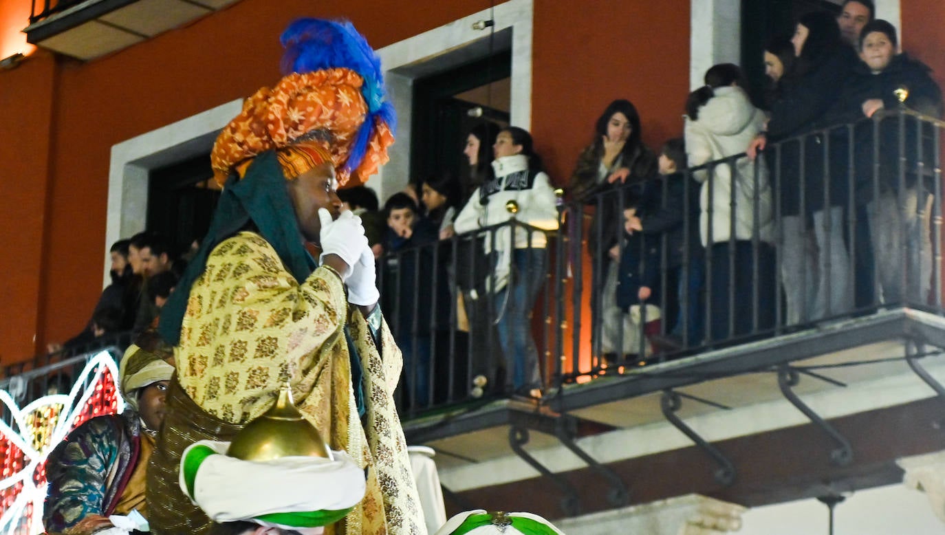 Las imágenes de la cabalgata de los Reyes Magos en Valladolid (2/4)