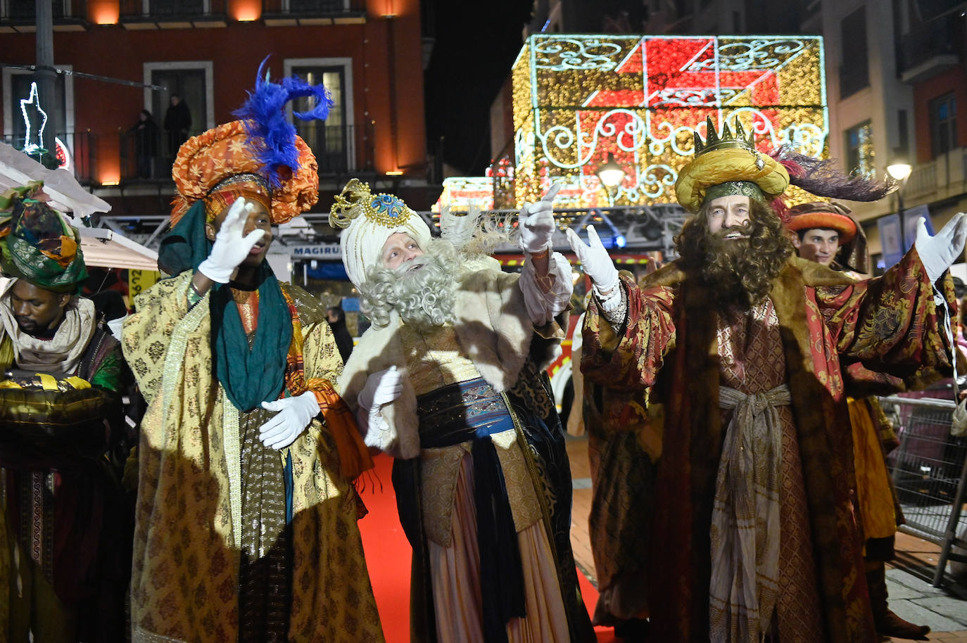 Las imágenes de la cabalgata de los Reyes Magos en Valladolid (2/4)