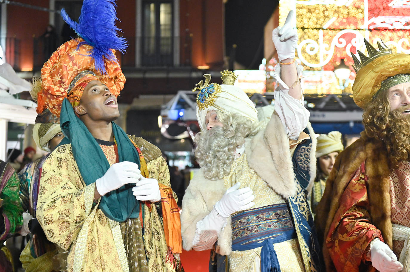 Las imágenes de la cabalgata de los Reyes Magos en Valladolid (2/4)