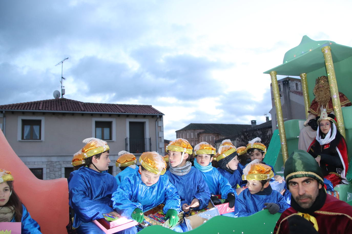 La Cabalgata de Reyes de Cuéllar, en imágenes