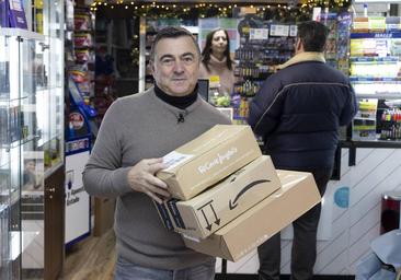 «La campaña de navidad es una locura. Cada día gestiono unos 100 paquetes»