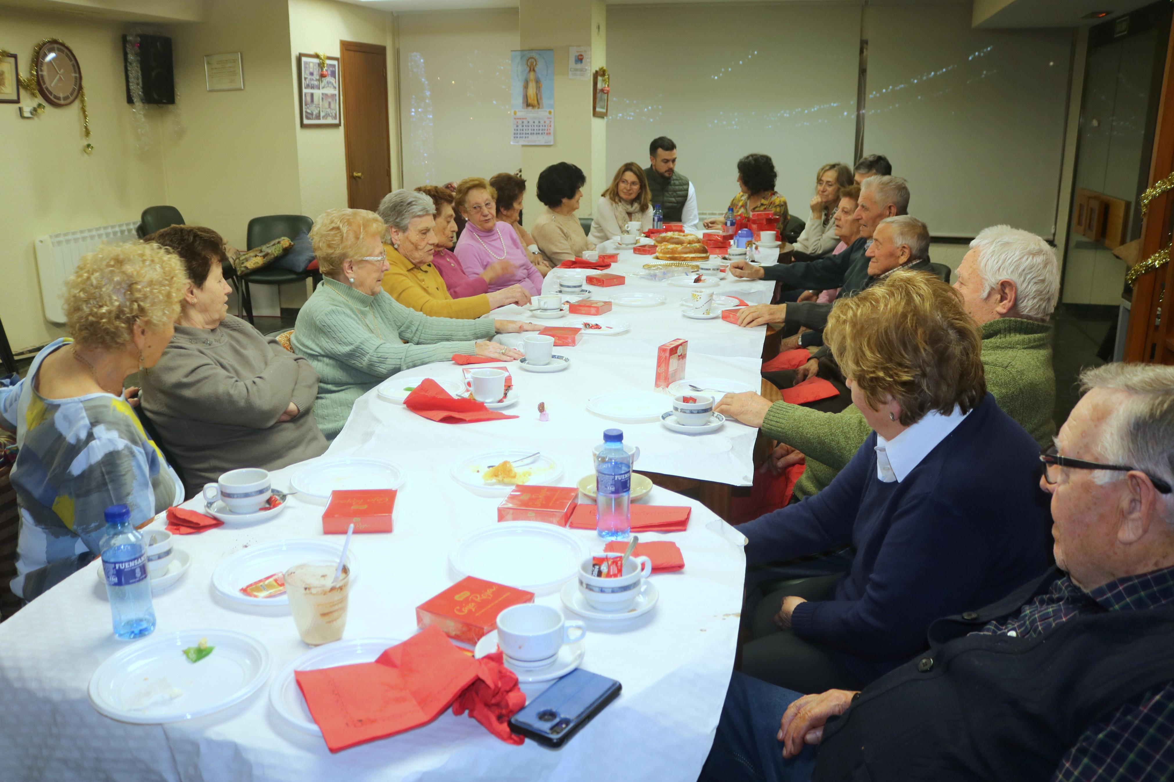 Los Jubilados de Baltanás brindan por el Nuevo Año