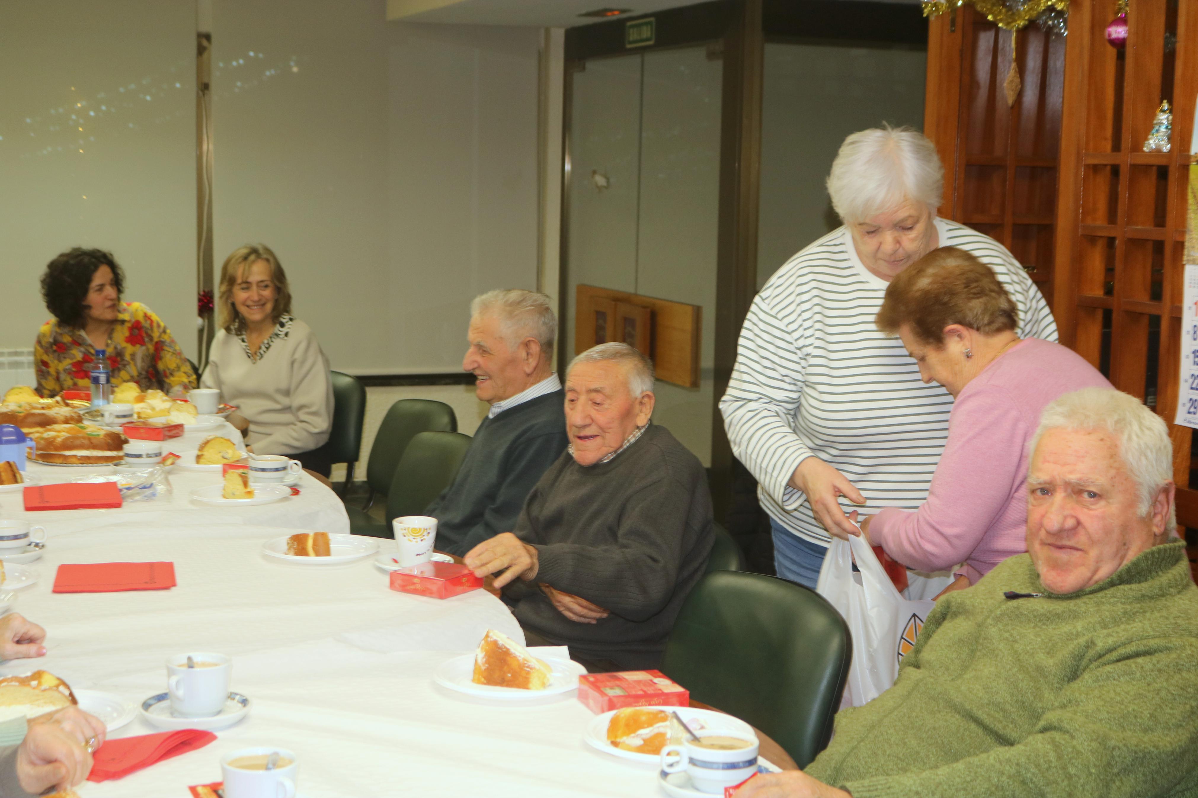 Los Jubilados de Baltanás brindan por el Nuevo Año
