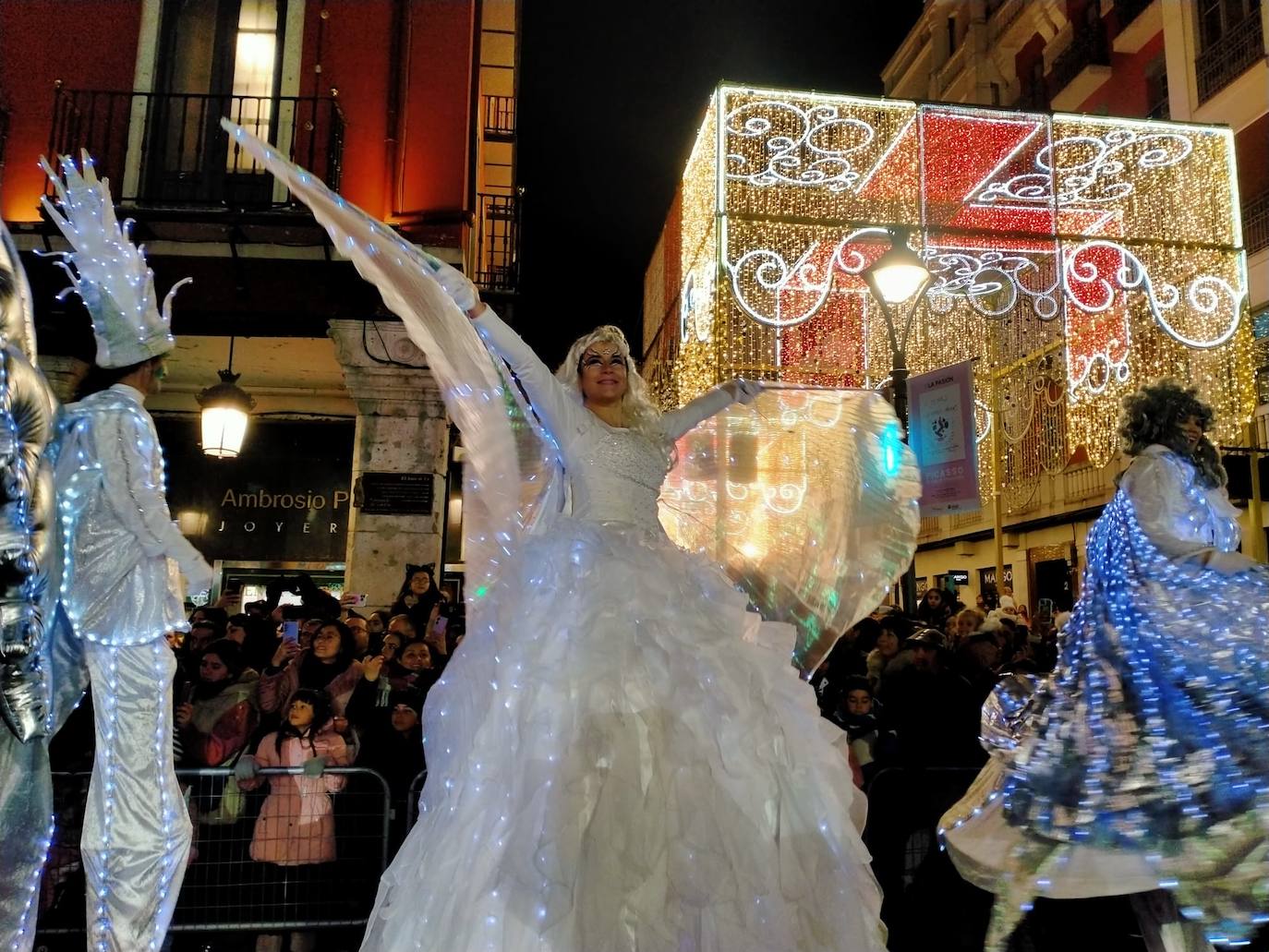 Las imágenes de la cabalgata de los Reyes Magos en Valladolid (4/4)