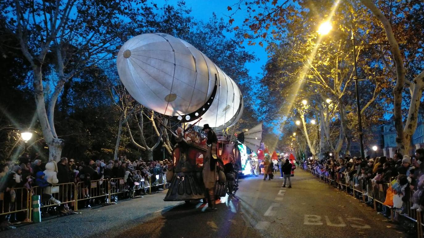 Las imágenes de la cabalgata de los Reyes Magos en Valladolid (4/4)