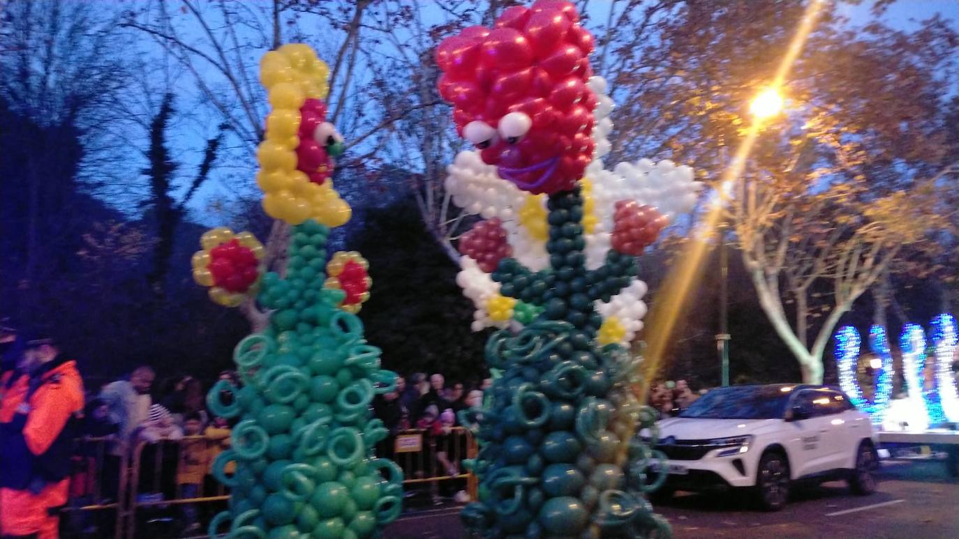 Las imágenes de la cabalgata de los Reyes Magos en Valladolid (4/4)